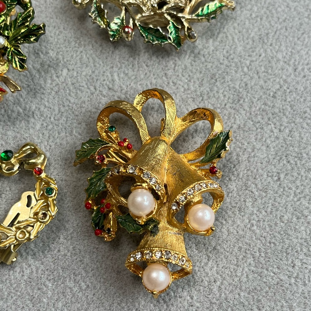 Vintage Damaged Christmas Jewelry Lot - Picture 2 of 6